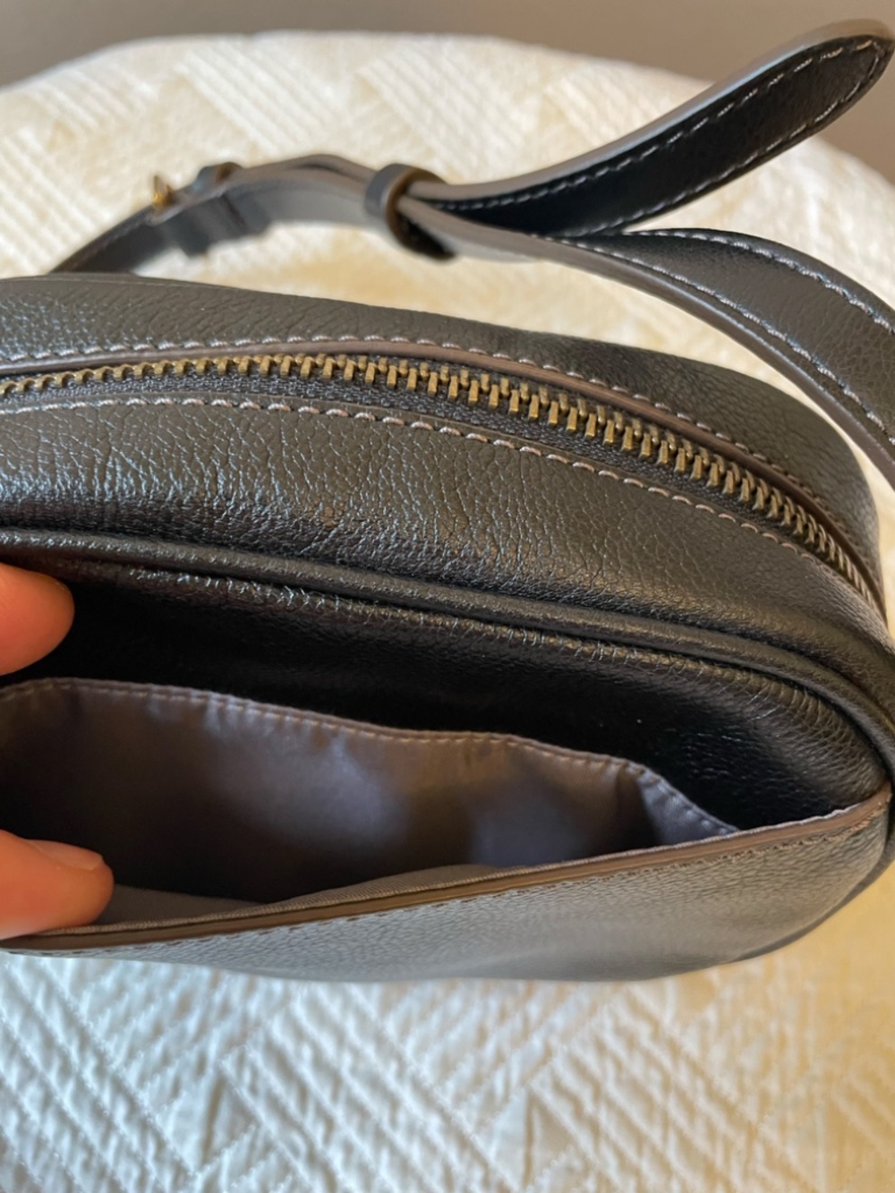 Fossil black cowhide leather crossbody bag - Picture 4 of 16